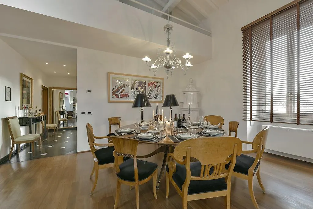 An Amazing Apartment In Oltrarno Florence