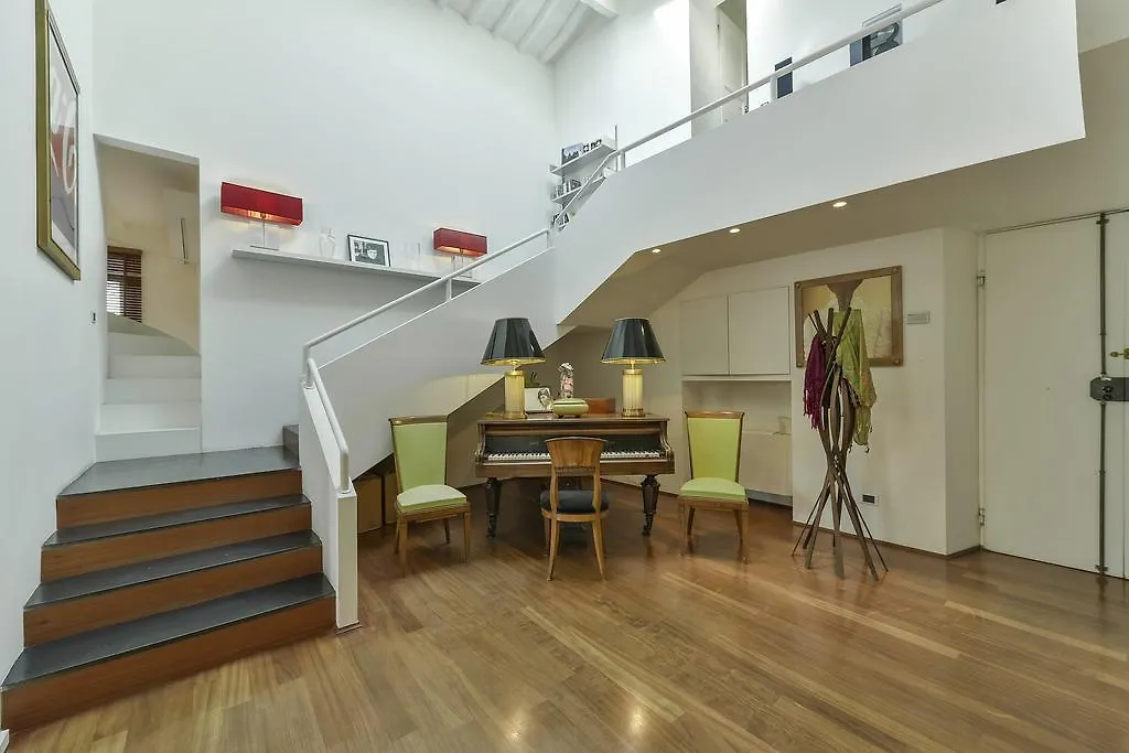 An Amazing Apartment In Oltrarno Florence