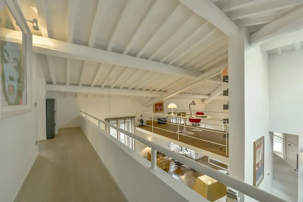 An Amazing Apartment In Oltrarno Florence